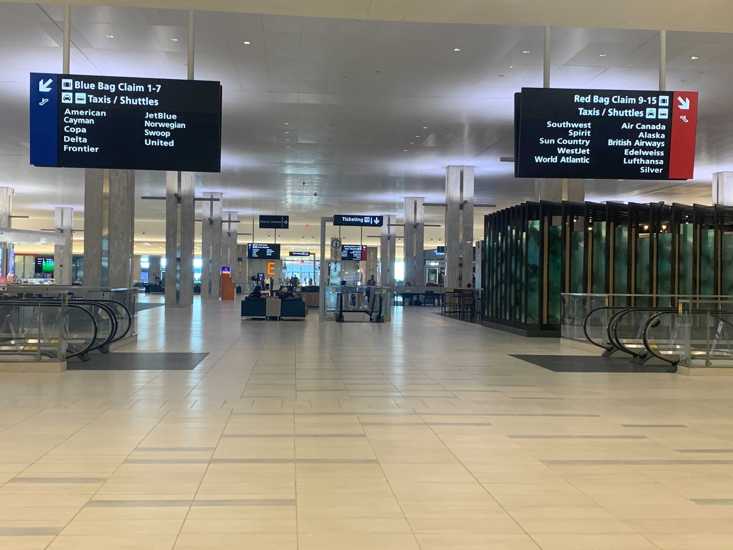 Interior do Aeroporto de Tampa