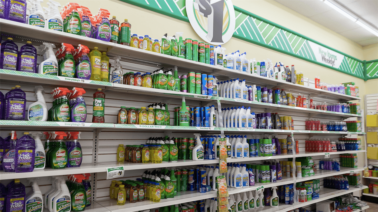 Produtos de limpeza na loja Dollar Tree em Orlando