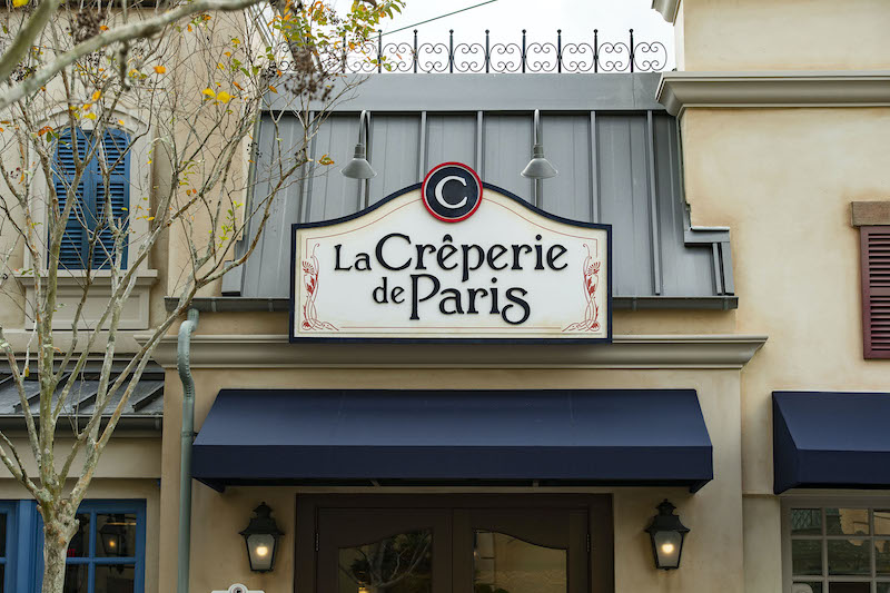 Letreiro de La Crêperie de Paris no parque Epcot da Disney Orlando