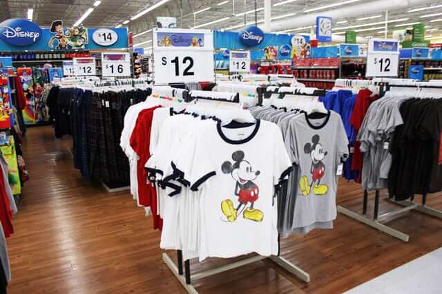 Roupas no Walmart em Orlando