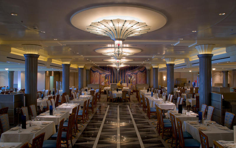 Restaurante Lumiere's no cruzeiro Disney Magic