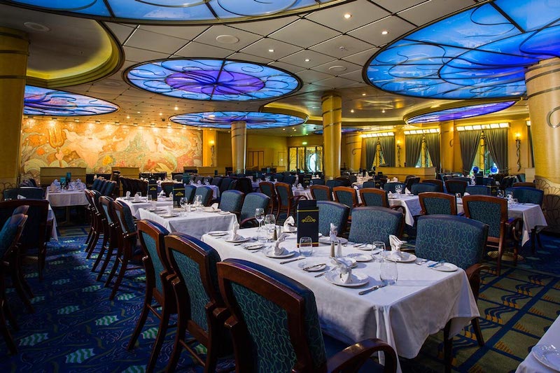 Restaurante Triton's no cruzeiro Disney Wonder