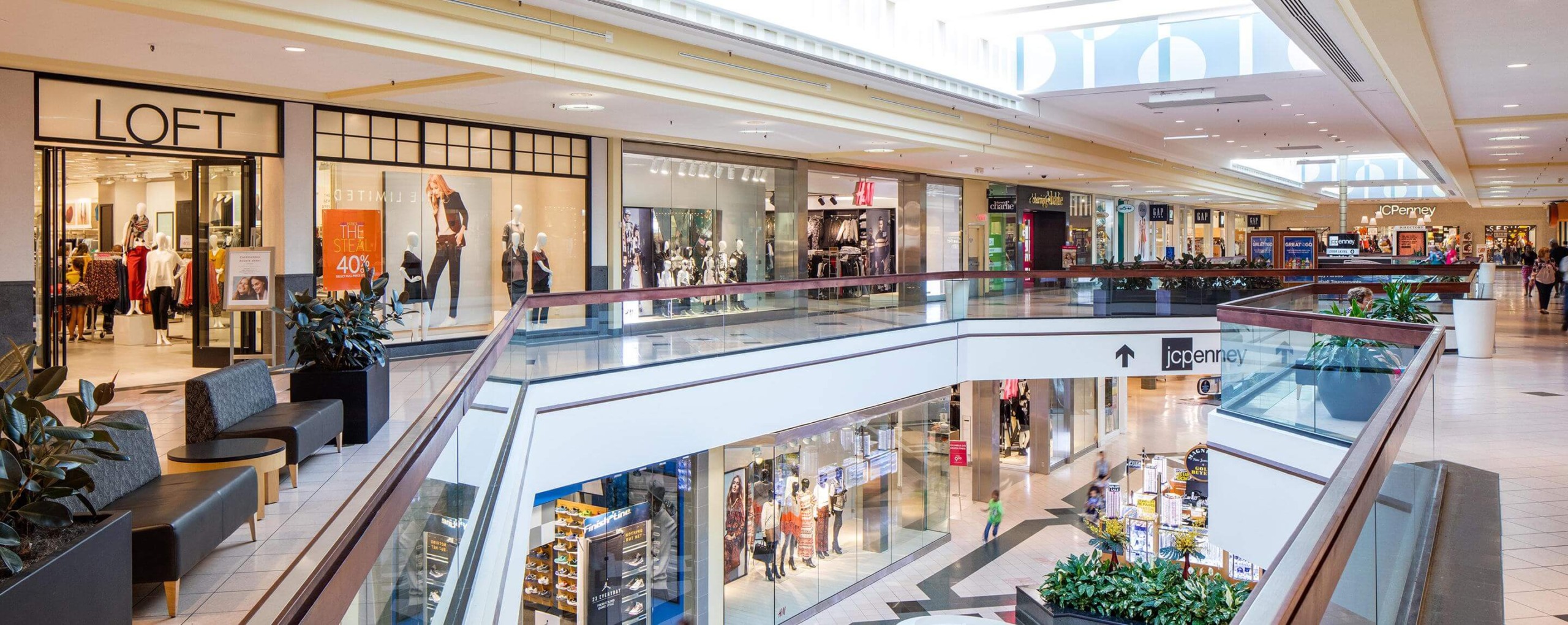 Interior do shopping Altamonte Mall em Orlando