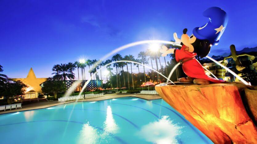 Piscina do hotel Disney All-Star Movies em Orlando