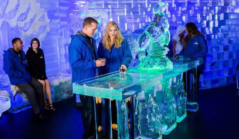 Visitantes no IceBar em Orlando