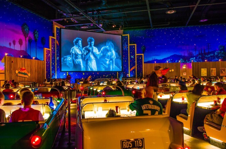 Restaurante Sci-Fi Dine-In Theater no Hollywood Studios da Disney Orlando