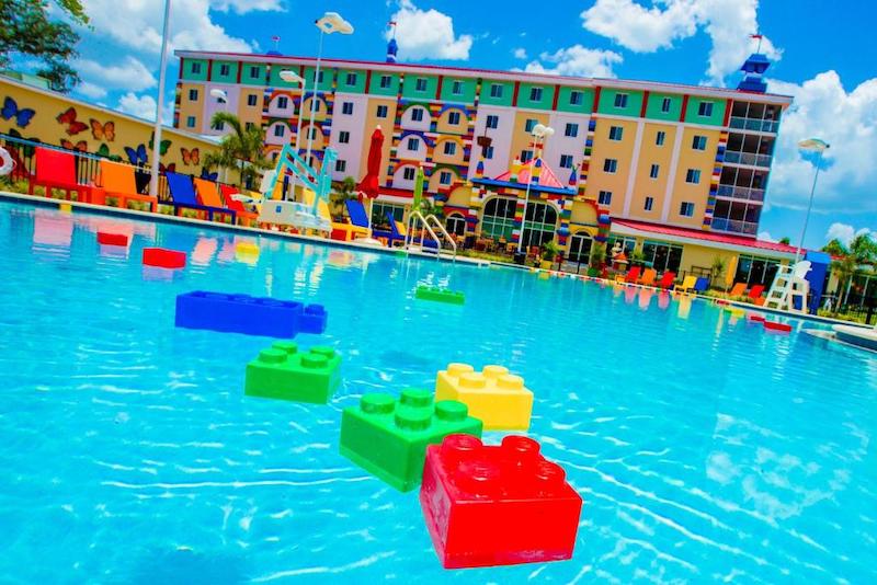 Piscina no hotel da Lego em Orlando