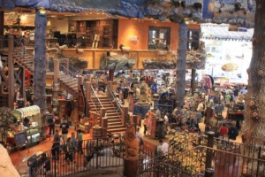 Loja de pesca Bass Pro Shops em Orlando: interior da loja