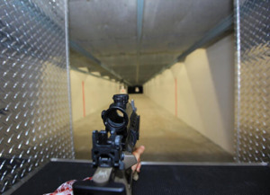 Tiro com armas no Orlando Gun Club em Orlando