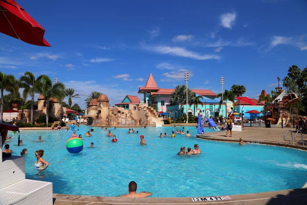 Piscina no hotel Disney's Caribbean Beach Resort em Orlando