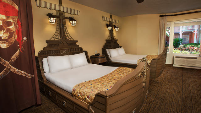 Quarto com tema de piratas no hotel Disney's Caribbean Beach Resort em Orlando