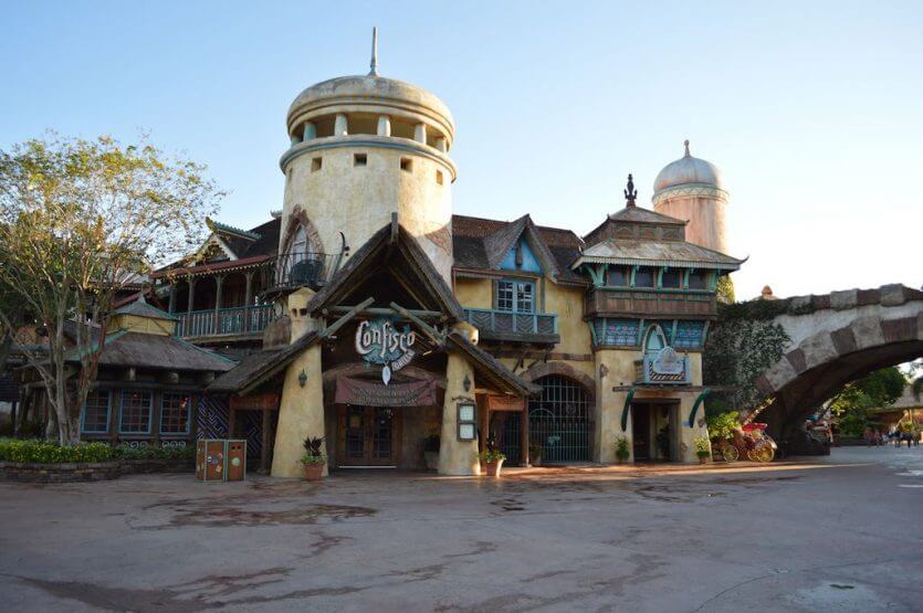 Restaurantes do parque Islands of Adventure em Orlando: restaurante Confisco Grille