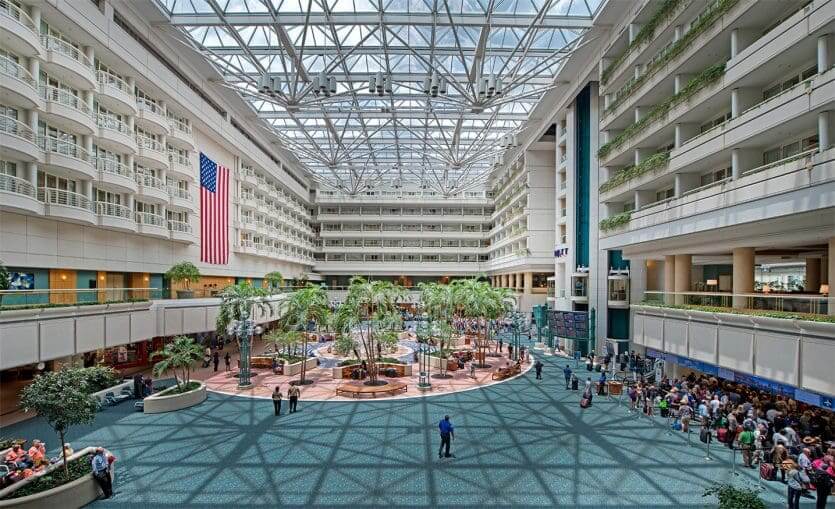 Interior do Aeroporto de Orlando