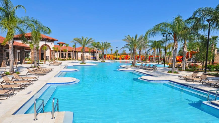 Piscina do condomínio de casas Solterra Resort em Orlando