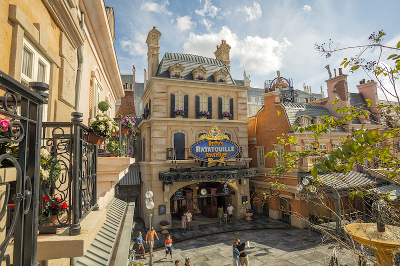 Fachada da atração Remy’s Ratatouille Adventure no Epcot da Disney Orlando