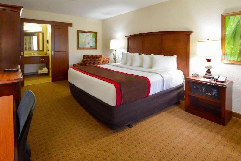 Quarto de casal no hotel Rosen Inn Lake Buena Vista em Orlando