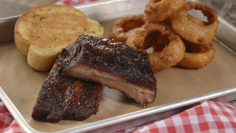 Carne de churrasco no restaurante Regal Eagle Smokehouse no Epcot da Disney Orlando