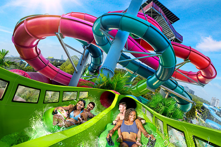 VIsitantes no Riptide Race no parque Aquatica em Orlando