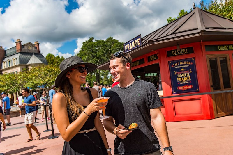 Casal no Epcot da Disney Orlando