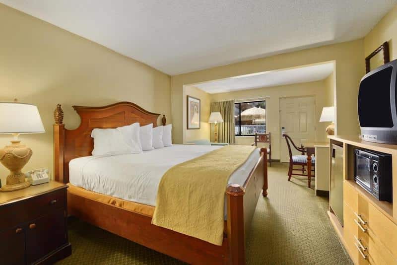 Quarto do Travelodge Suites East Gate Orange em Orlando