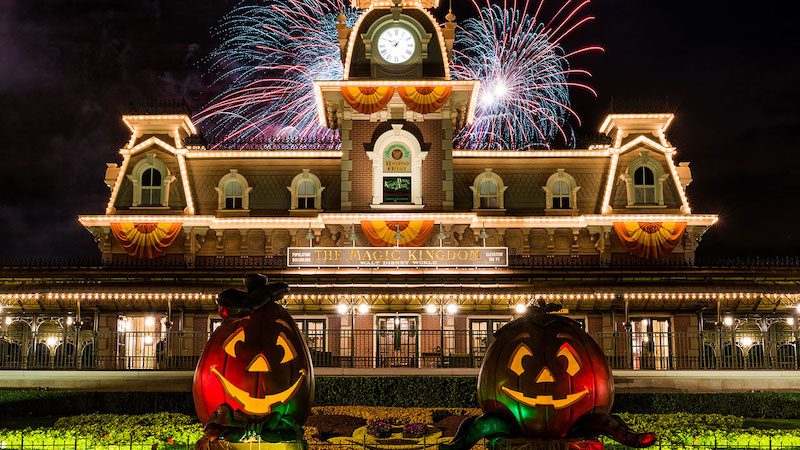 Entrada do Magic Kingdom no Halloween da Disney Orlando