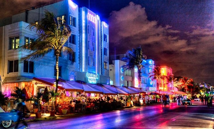 Ocean Drive à noite em Miami