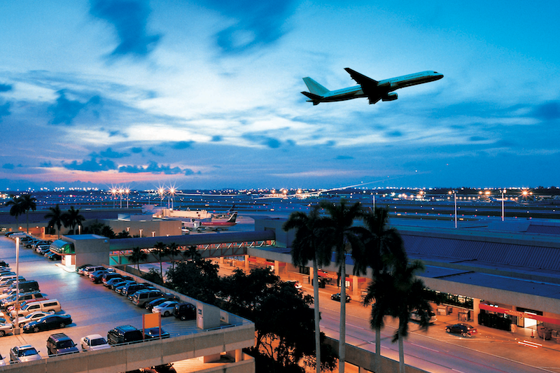 Avião no aeroporto de Fort Lauderdale