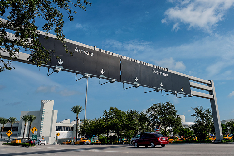 Entrada do Aeroporto de Miami