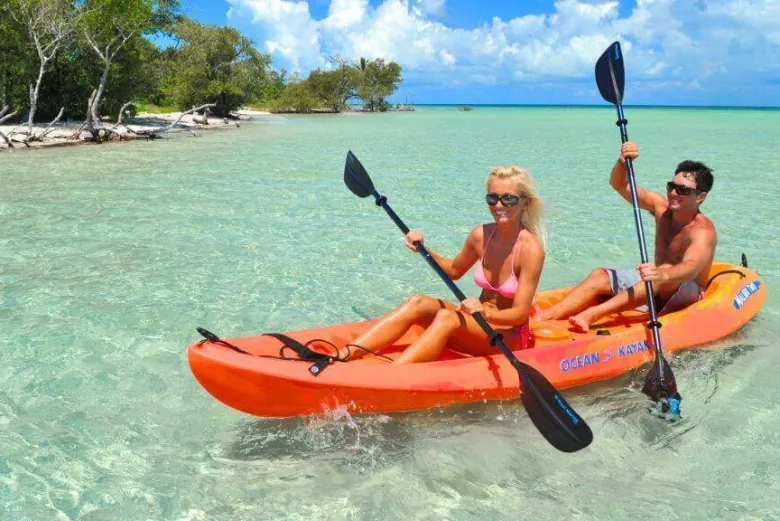 Casal no caiaque em Key West