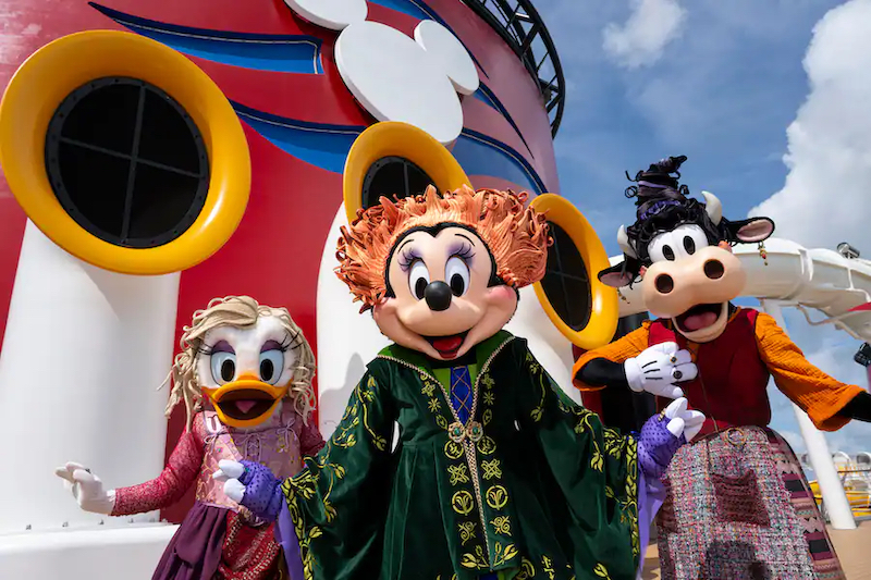 Personagens de Halloween no cruzeiro Disney Wish