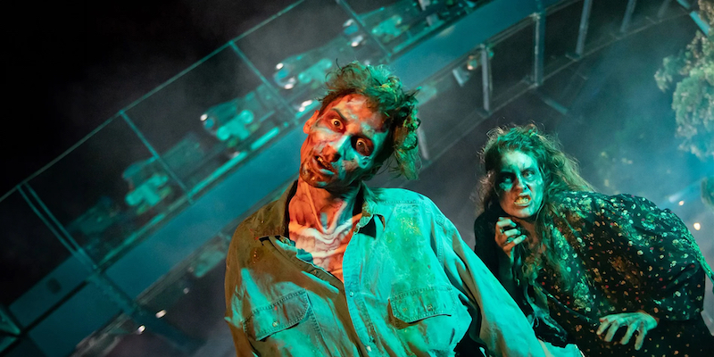 Personagens assustadores do Halloween Howl-O-Scream no SeaWorld Orlando