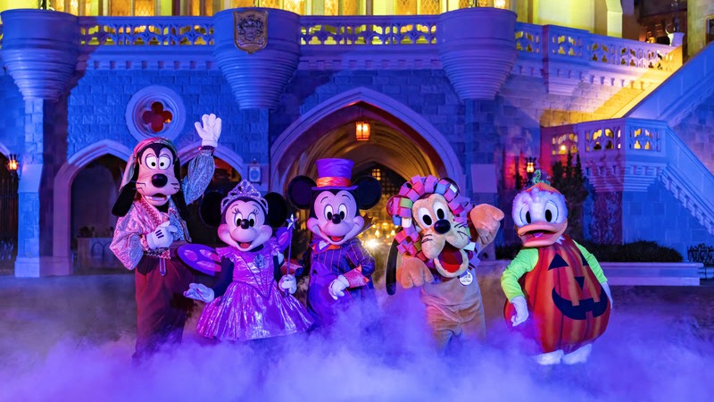 Personagens no Halloween na Disney Orlando