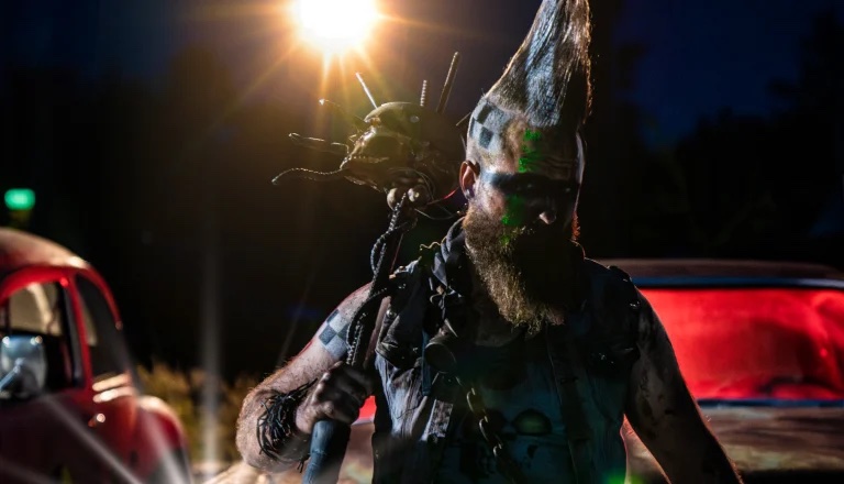 Homem assustador no Halloween Howl-O-Scream no Busch Gardens Tampa Bay