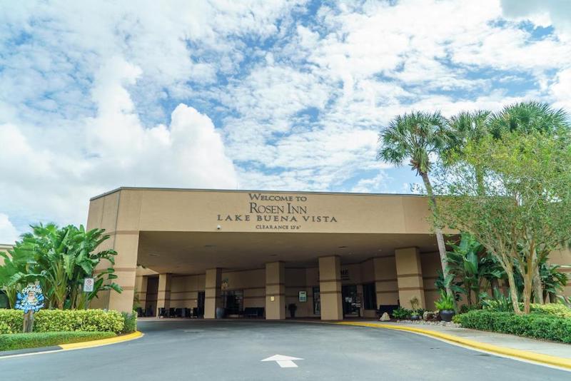 Entrada do hotel Rosen Inn Lake Buena Vista em Orlando