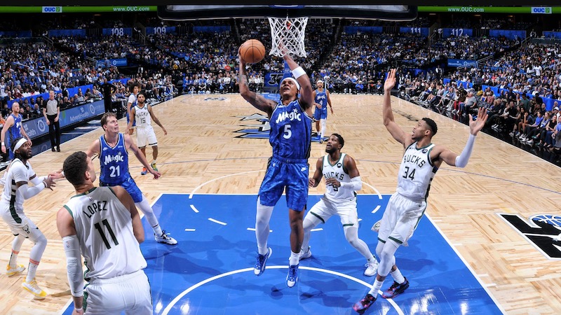 Jogo de basquete da NBA do Orlando Magic no Amway Center